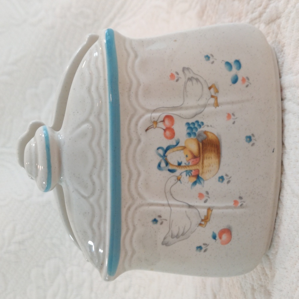 Vintage Geese Picking Through a Basket Table Napkin Holder Made in Japan 1950s